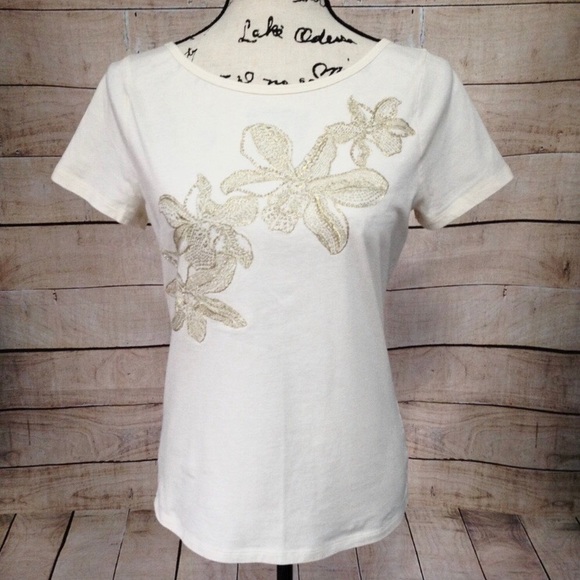 Lauren Ralph Lauren Tops - ⚡️2 for $15 Ralph Lauren White Top w Gold Flowers